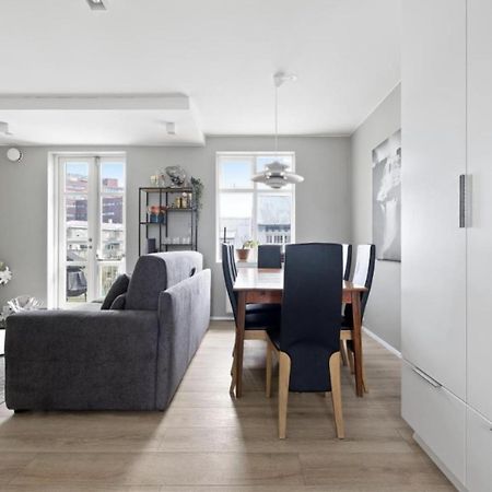 Cheerful Down Town Apartment Reykjavik Ngoại thất bức ảnh