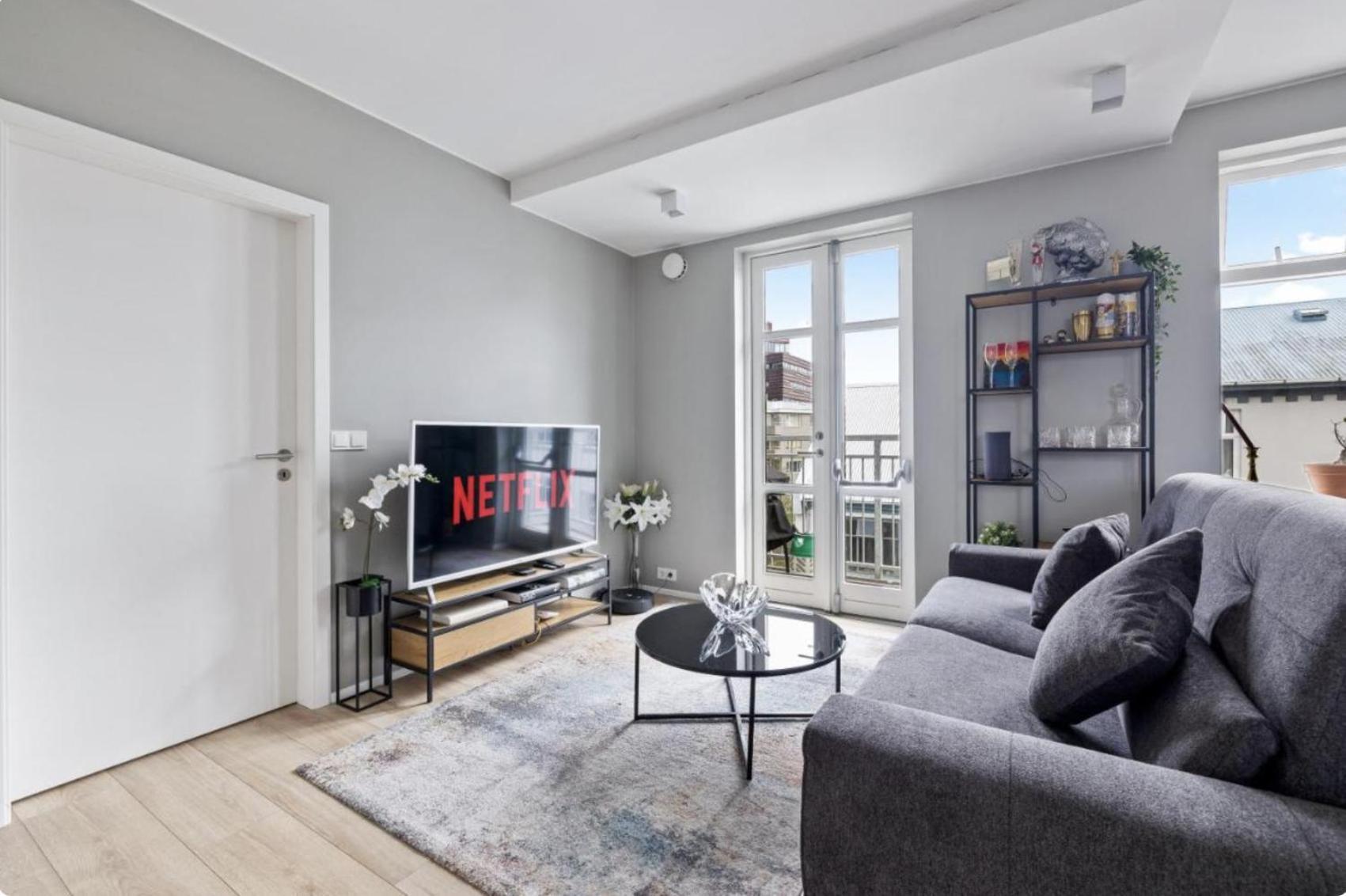 Cheerful Down Town Apartment Reykjavik Ngoại thất bức ảnh