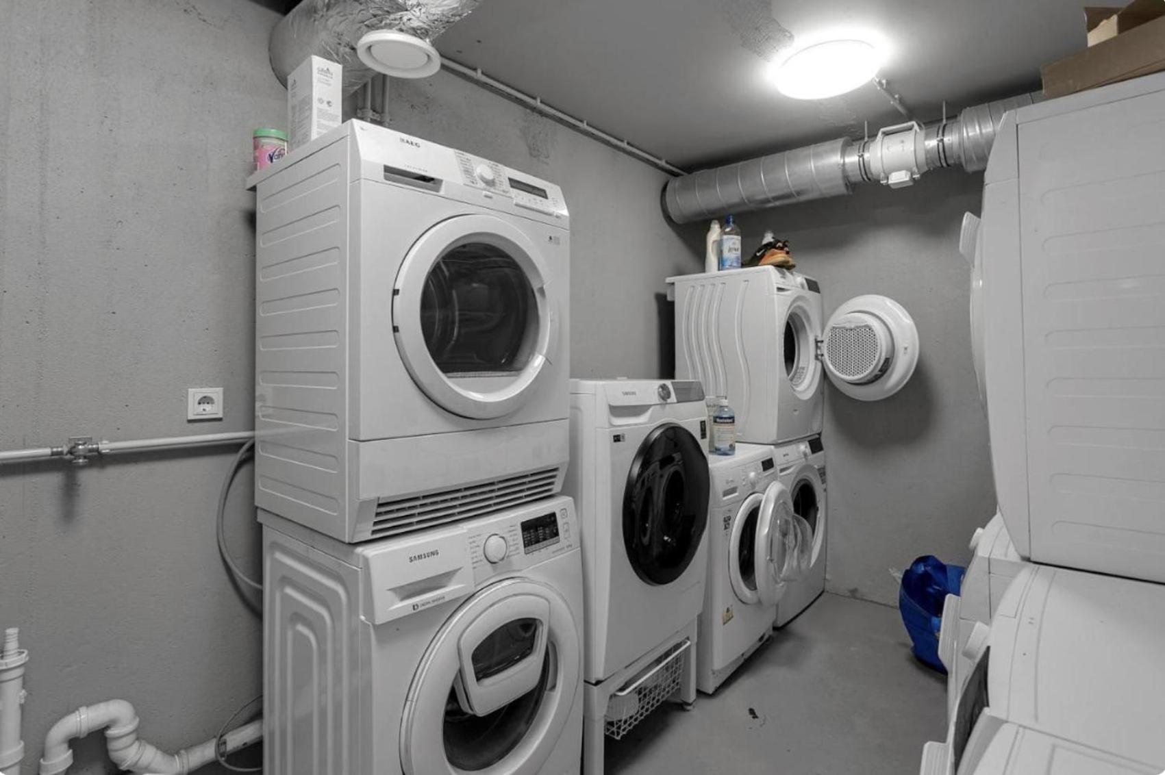 Cheerful Down Town Apartment Reykjavik Ngoại thất bức ảnh
